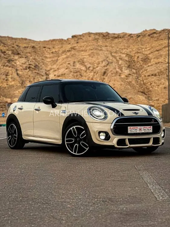 Mini Cooper 2019 for Sale in Abu Dhabi Image-5