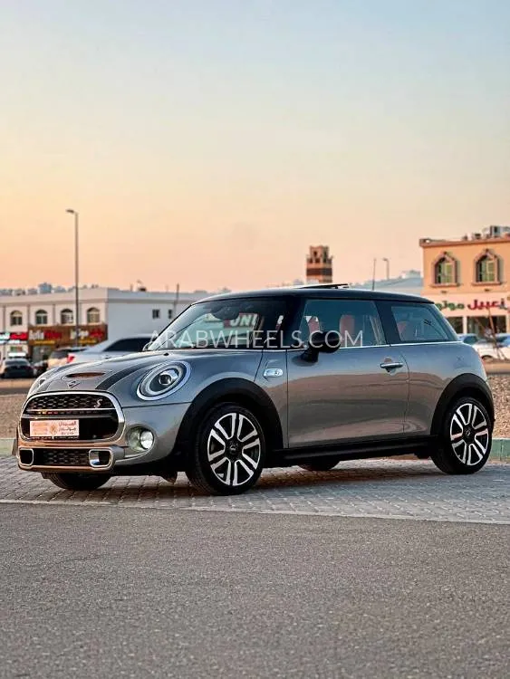Mini Cooper 2020 for Sale in Abu Dhabi Image-2
