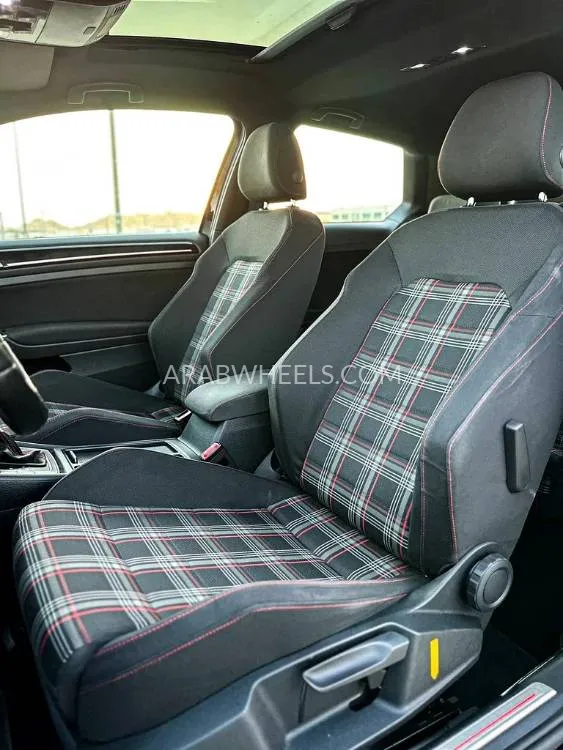 Volkswagen Golf 2017 for Sale in Abu Dhabi Image-5