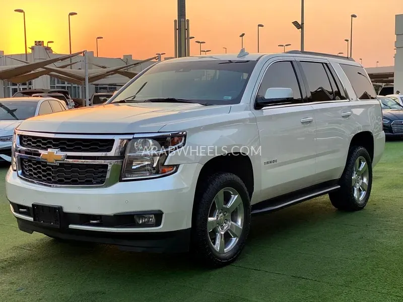 Chevrolet Tahoe 2015 for Sale in Sharjah Image-19