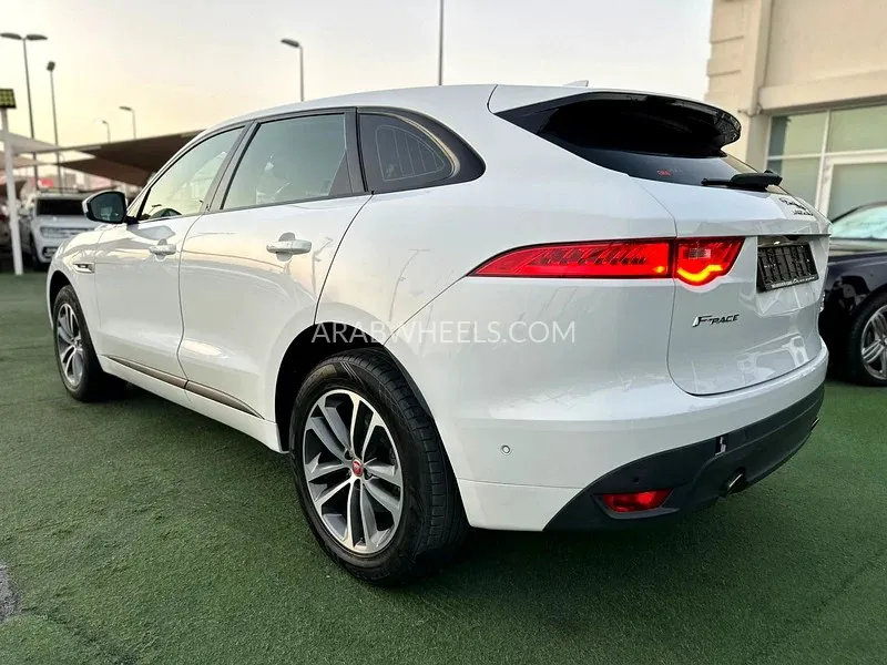 Jaguar F Pace 2019 for Sale in Sharjah Image-4