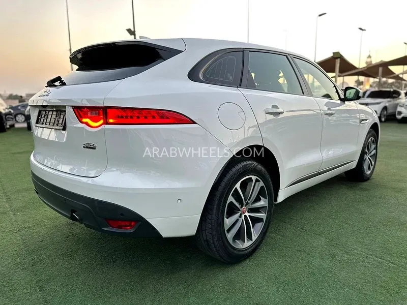 Jaguar F Pace 2019 for Sale in Sharjah Image-17