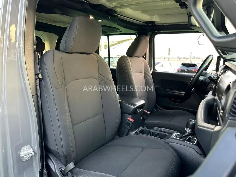 جيب رانجلر 2019 for Sale in الشارقة Image-5