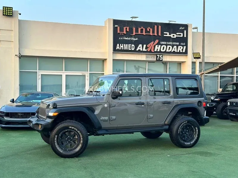 جيب رانجلر 2019 for Sale in الشارقة Image-10