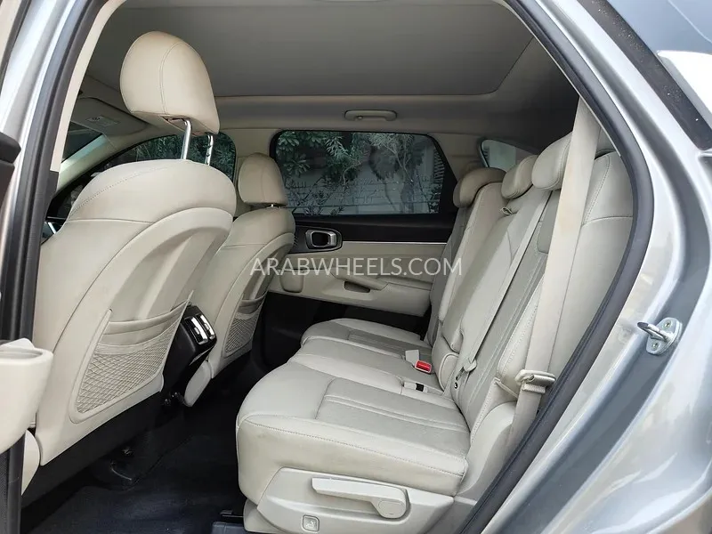 Kia Sorento 2022 for Sale in Dubai Image-18