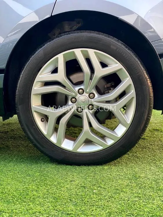 Land Rover Range Rover Velar 2019 for Sale in Sharjah Image-15