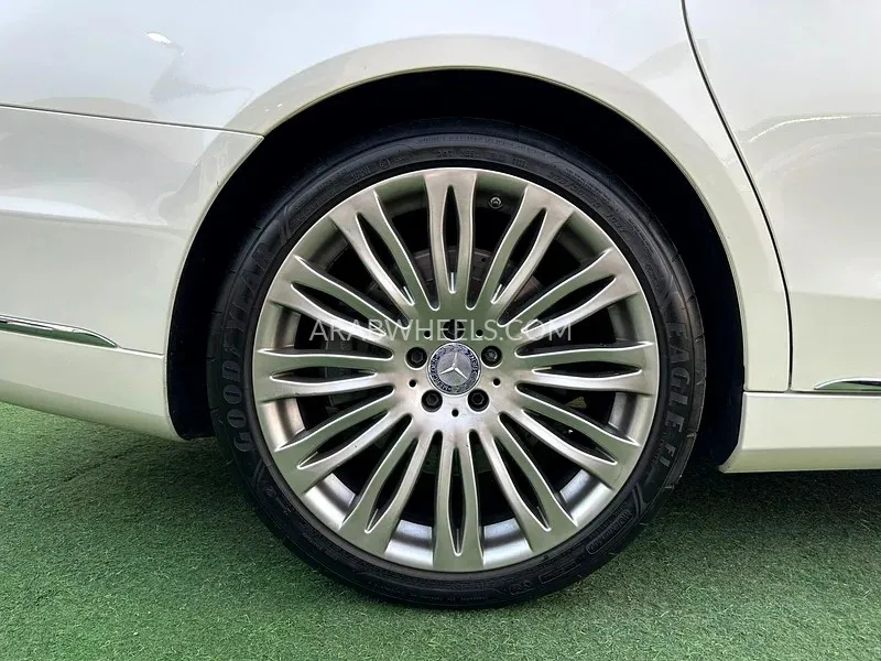 مرسيدس بنز CLS Class 2015 for Sale in الشارقة Image-12