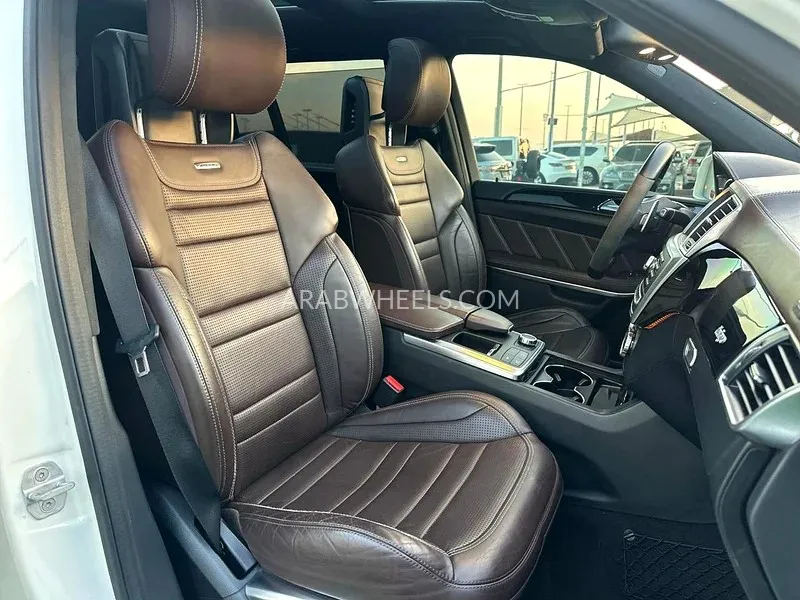 Mercedes Benz GL Class 2016 for Sale in Sharjah Image-7