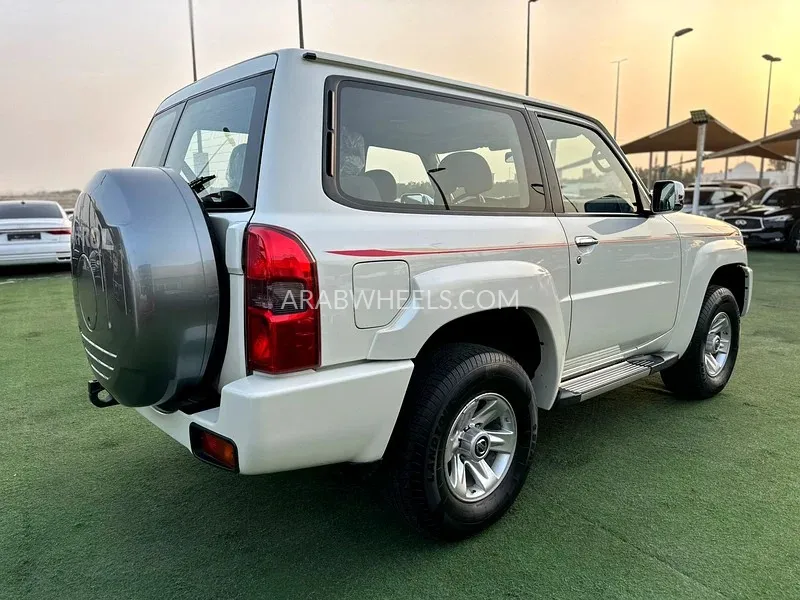 Nissan Patrol 2022 for Sale in Sharjah Image-7