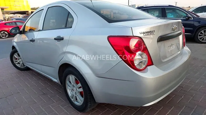 Chevrolet Sonic 2014 for Sale in Sharjah Image-10