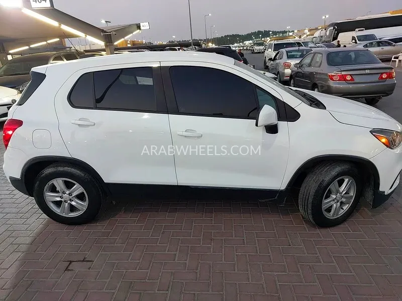Chevrolet Trax 2021 for Sale in Sharjah Image-4