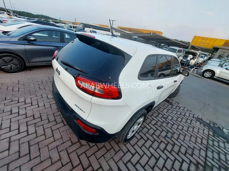 جيب شيروكي 2017 for Sale in الشارقة Image-5