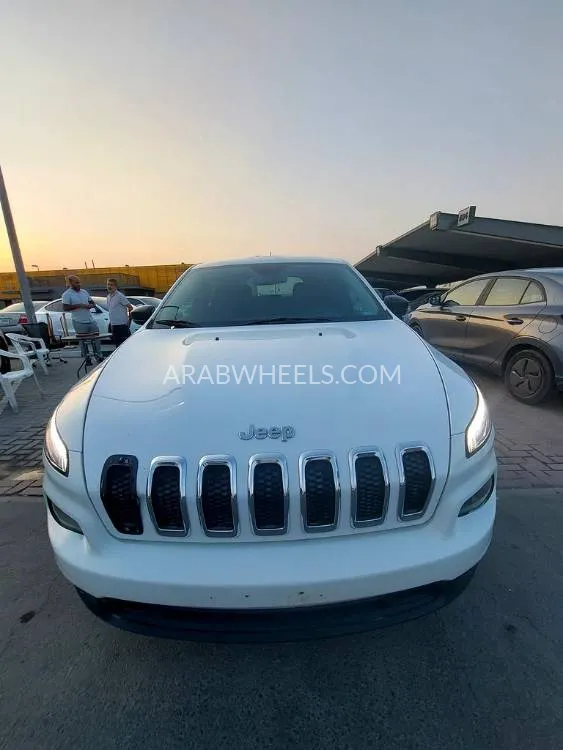 جيب شيروكي 2017 for Sale in الشارقة Image-16