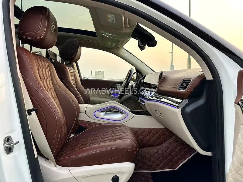 مرسيدس بنز GLS 2024 for Sale in الشارقة Image-8