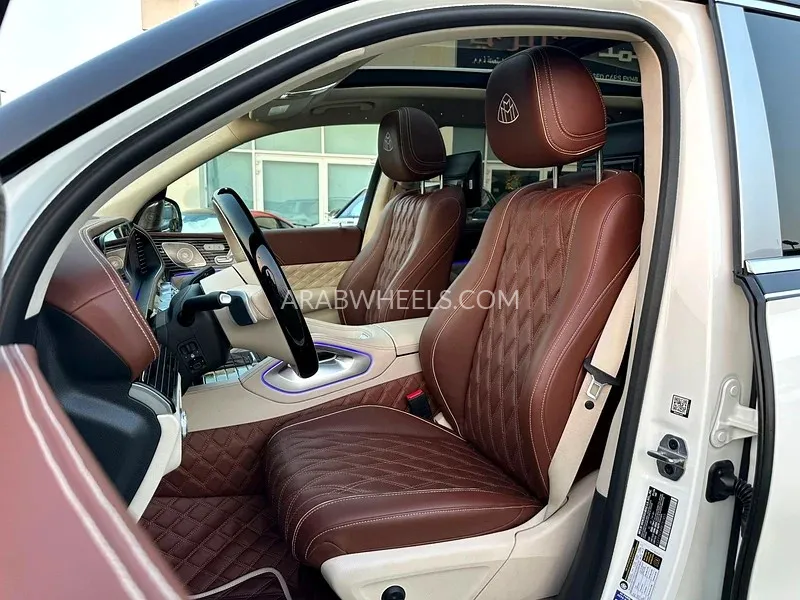 مرسيدس بنز GLS 2024 for Sale in الشارقة Image-15