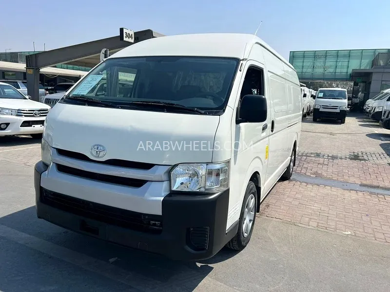 Toyota Hiace 2020 for Sale in Sharjah Image-3