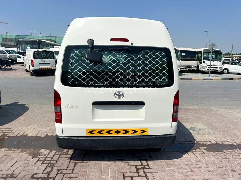 Toyota Hiace 2020 for Sale in Sharjah Image-6