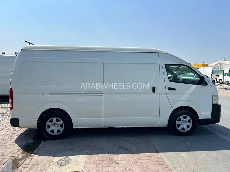Toyota Hiace 2020 for Sale in Sharjah Image-8