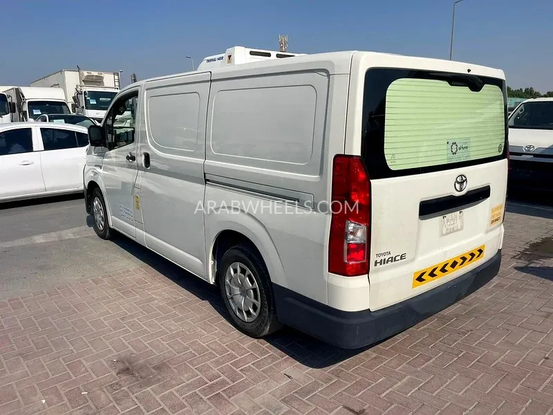 تويوتا هايس 2021 for Sale in الشارقة Image-4