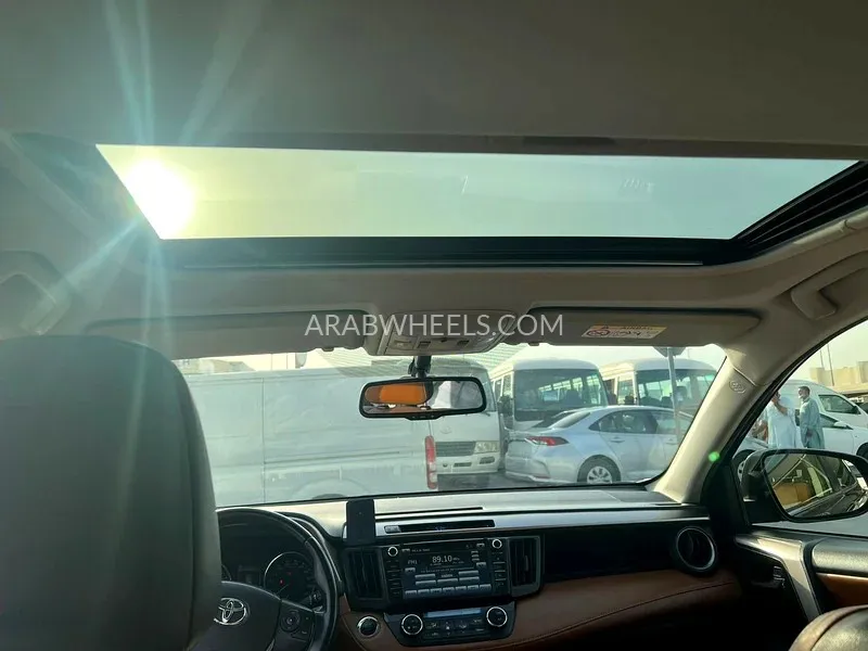 Toyota Rav4 2018 for Sale in Sharjah Image-13