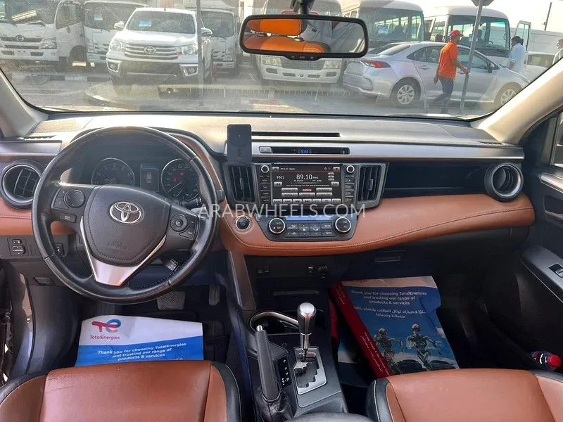Toyota Rav4 2018 for Sale in Sharjah Image-14