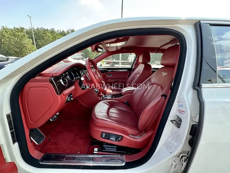 Bentley Mulsanne 2013 for Sale in Sharjah Image-9