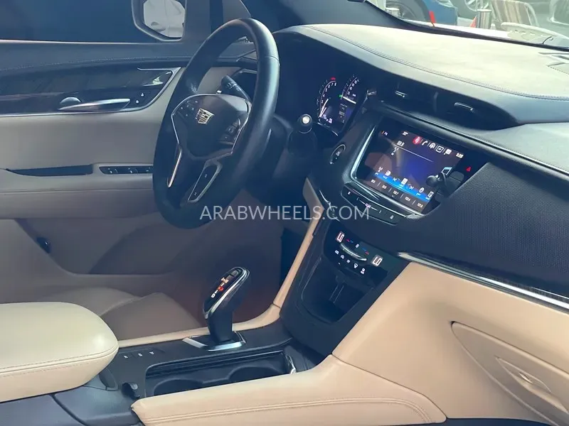 Cadillac XT5 2017 for Sale in Sharjah Image-14