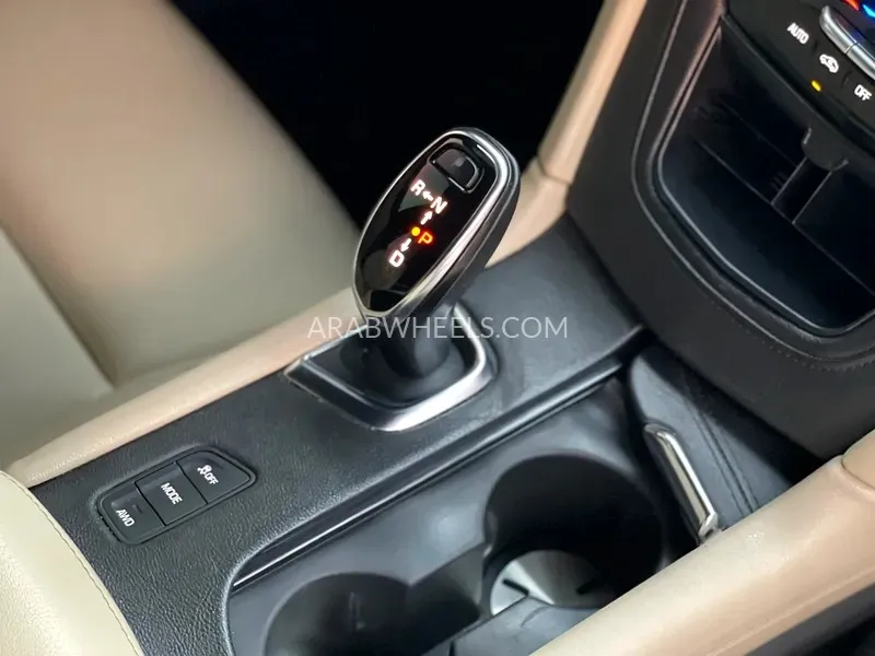 Cadillac XT5 2017 for Sale in Sharjah Image-15