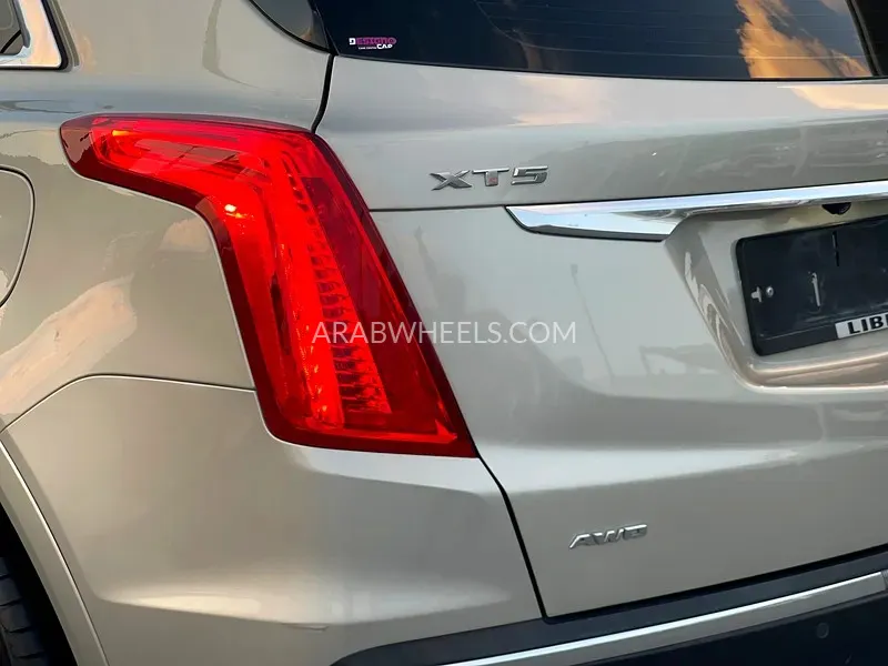Cadillac XT5 2017 for Sale in Sharjah Image-19
