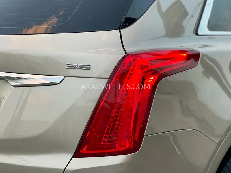Cadillac XT5 2017 for Sale in Sharjah Image-20