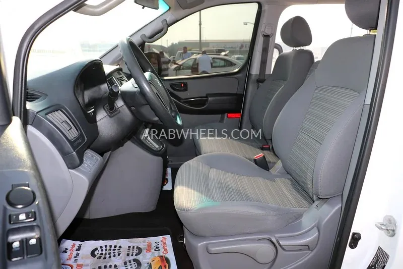 Hyundai H1 2019 for Sale in Abu Dhabi Image-11