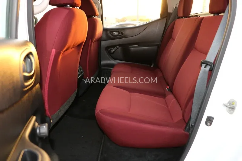 Nissan Navara 2022 for Sale in Abu Dhabi Image-10