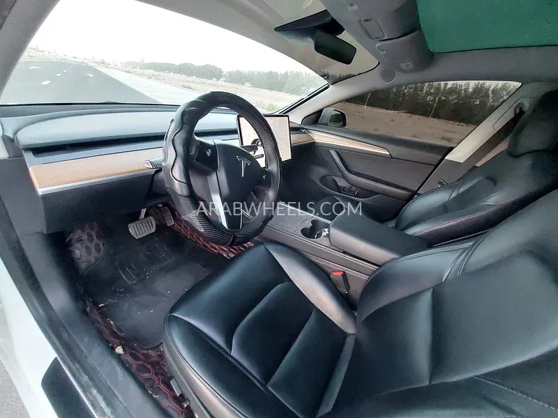 Tesla Model 3 2021 for Sale in Sharjah Image-17