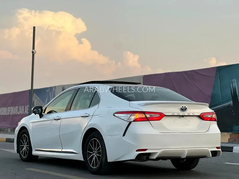 Toyota Camry 2019 for Sale in Sharjah Image-3
