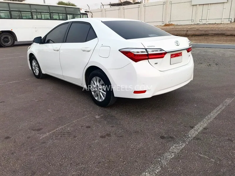 Toyota Corolla 2019 for Sale in Abu Dhabi Image-3