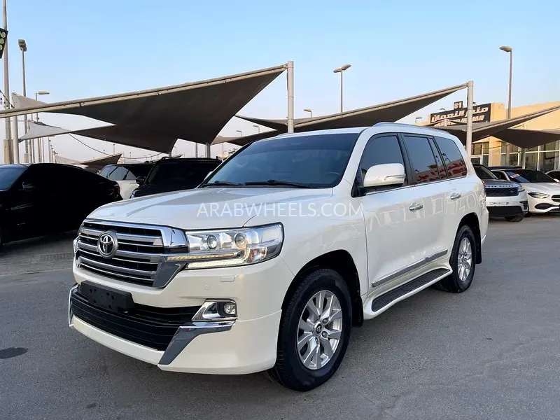 Toyota Land Cruiser 2018 for Sale in Sharjah Image-3