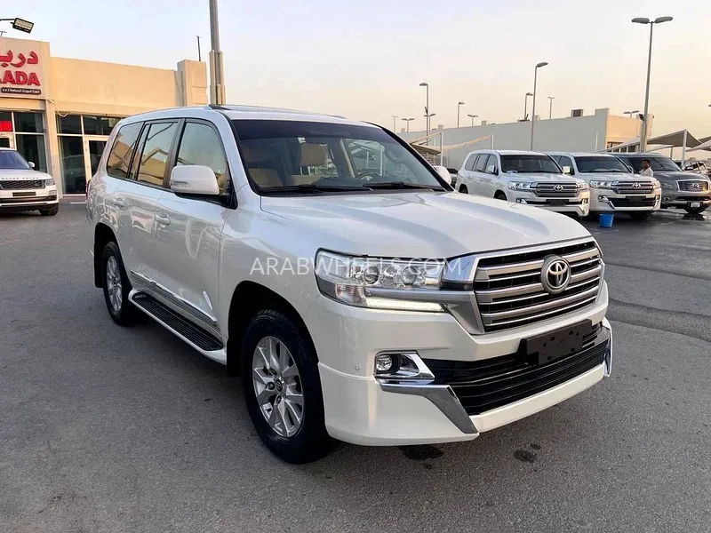 Toyota Land Cruiser 2016 for Sale in Sharjah Image-2