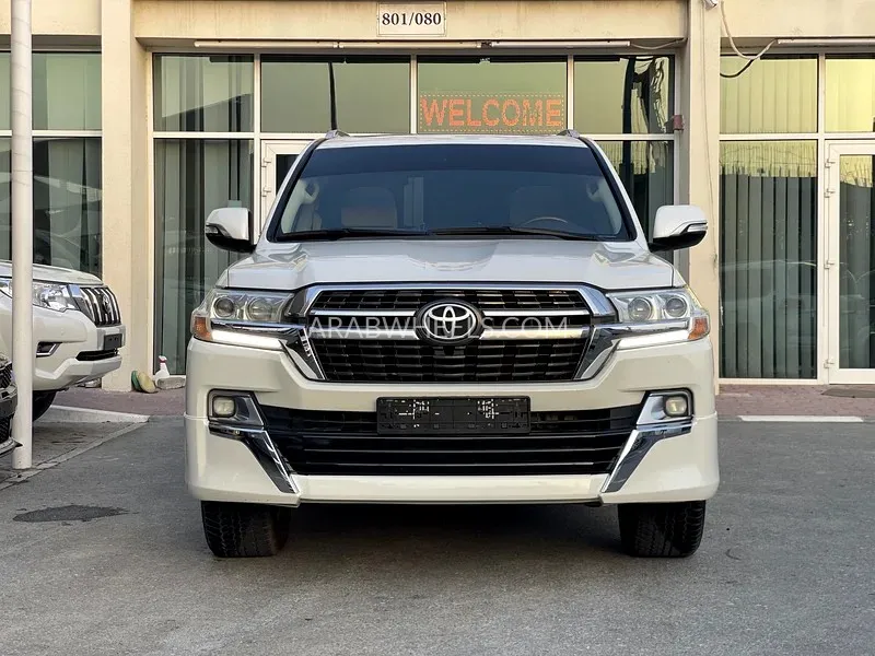 Toyota Land Cruiser 2017 for Sale in Sharjah Image-3