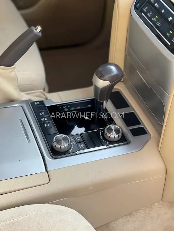 Toyota Land Cruiser 2017 for Sale in Sharjah Image-8
