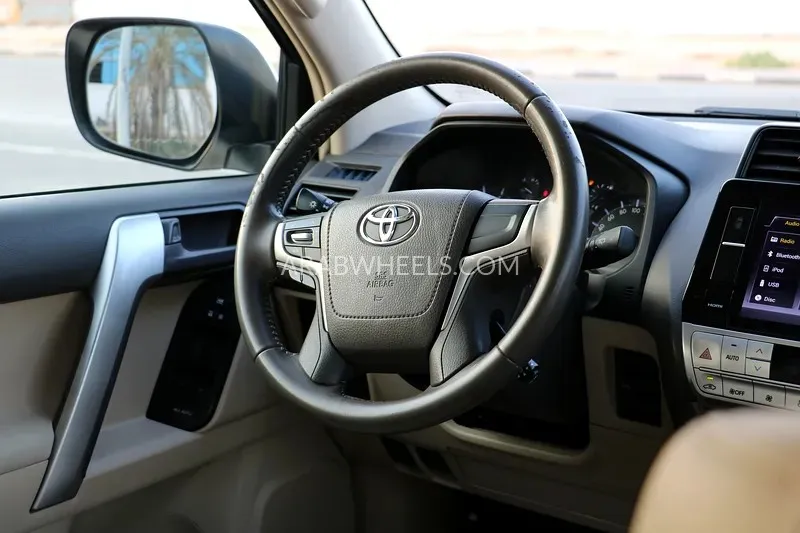 Toyota Land Cruiser Prado 2019 for Sale in Abu Dhabi Image-18
