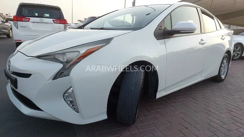 تويوتا بريوس 2018 for Sale in الشارقة Image-13