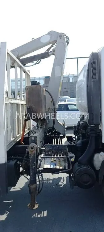 Isuzu Elf 2019 for Sale in Sharjah Image-5