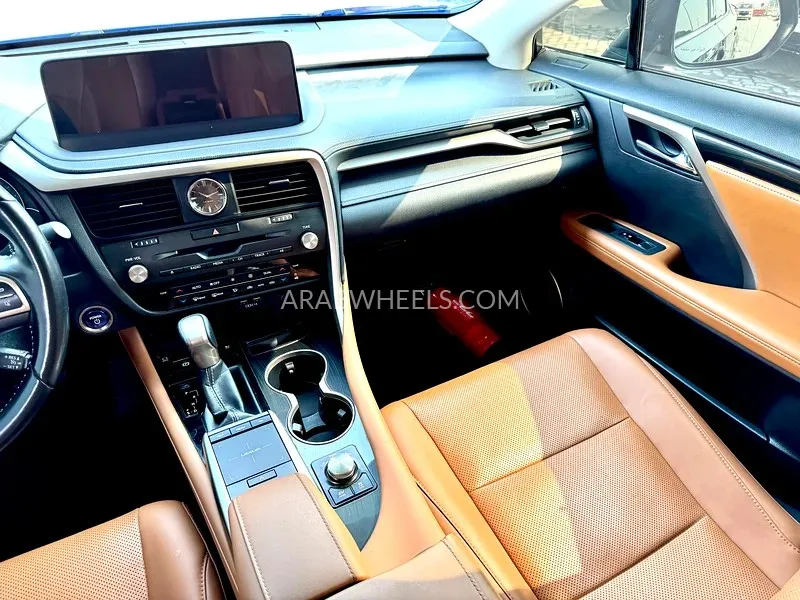Lexus RX 2020 for Sale in Sharjah Image-13