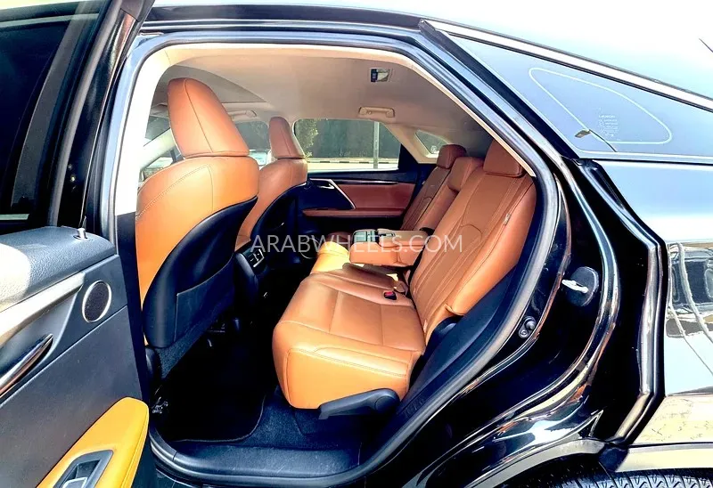 Lexus RX 2020 for Sale in Sharjah Image-18
