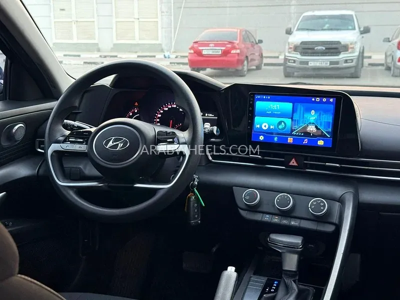 Hyundai Elantra 2022 for Sale in Sharjah Image-8