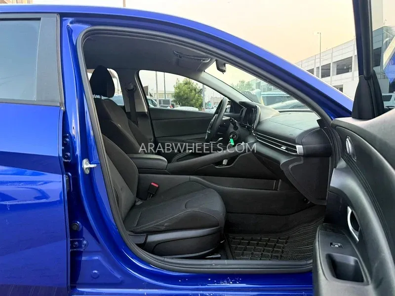 Hyundai Elantra 2022 for Sale in Sharjah Image-9