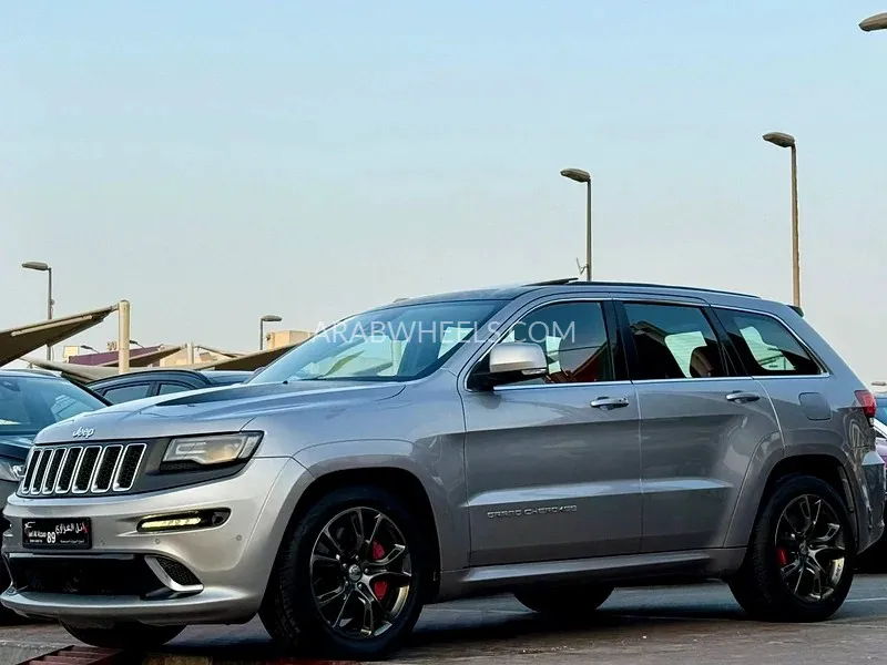 Jeep Grand Cherokee 2015 for Sale in Sharjah Image-3