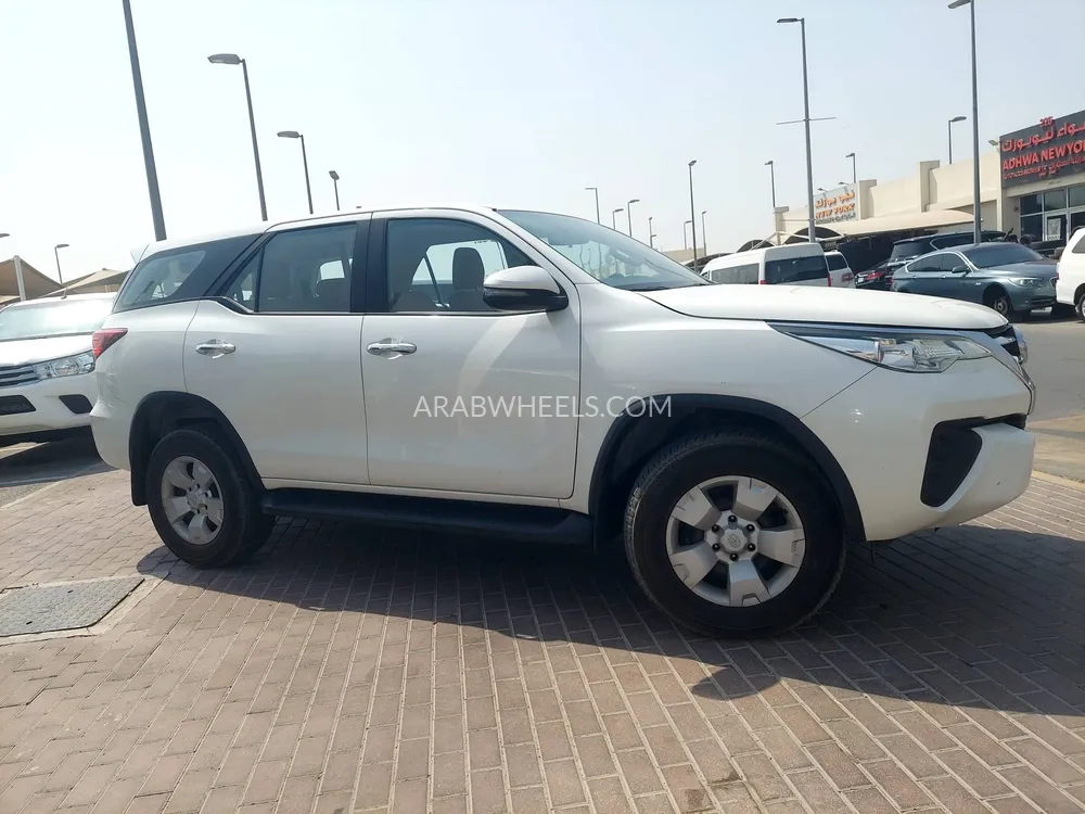 Toyota Fortuner 2020 for Sale in Sharjah Image-4