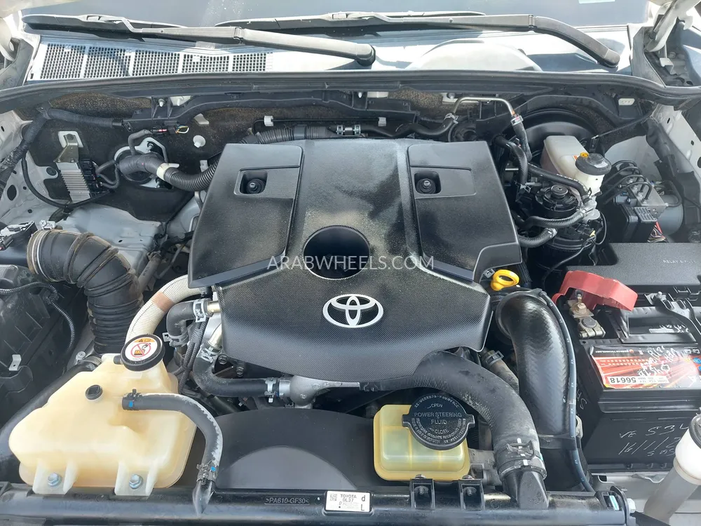 Toyota Fortuner 2020 for Sale in Sharjah Image-11