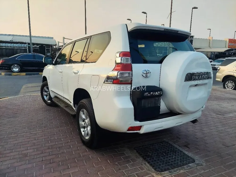 Toyota Land Cruiser Prado 2017 for Sale in Sharjah Image-6